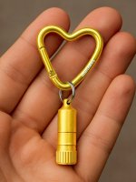 Mini LED with Heart Carabiner - gold &ndash; with printed price &euro; 7,99